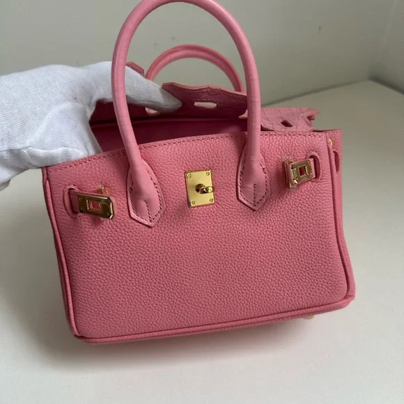 Classic Mini Leather Hangbag Gold Lock - Picture 6 of 14